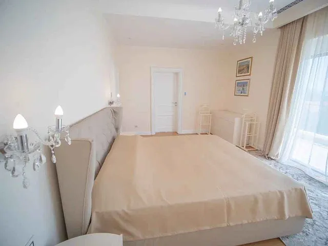 Einzigartige Villa in Tivat — photo 32